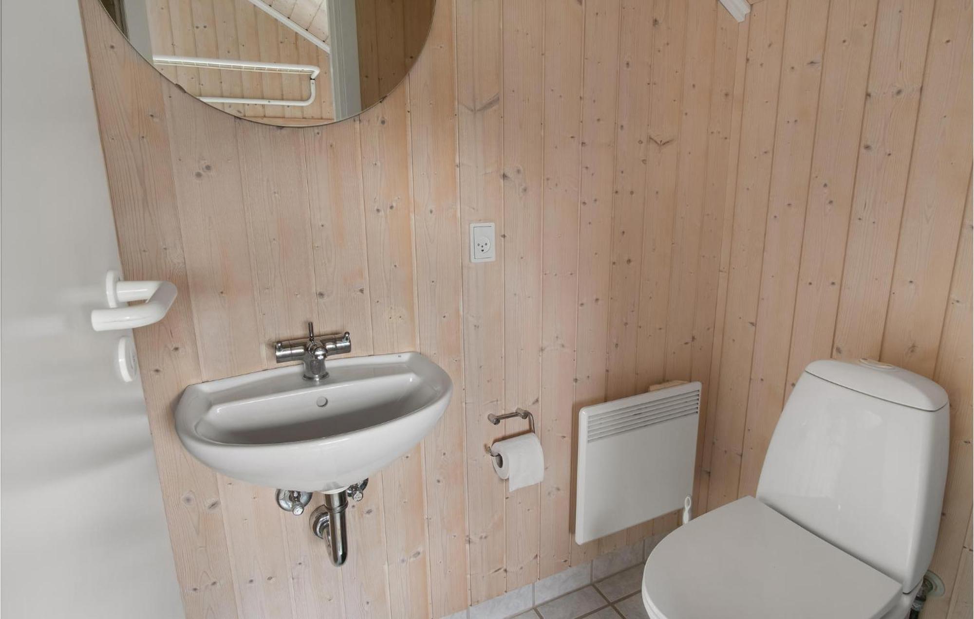 Nice Home In Slagelse With Sauna Room photo